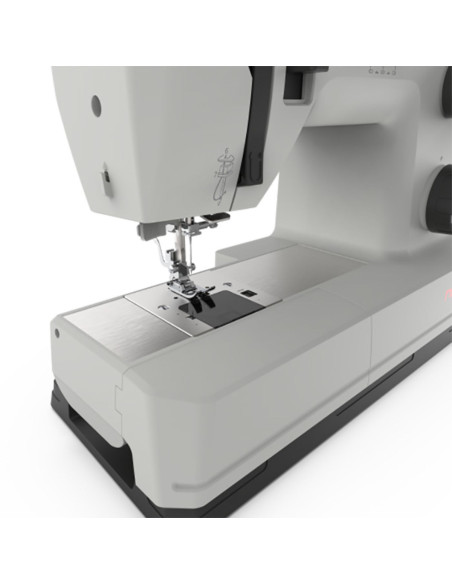 Máquina de coser Necchi Q132A