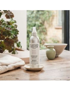 Spray rafraîchissant pour tricots – Bois de Cèdre & Vanille