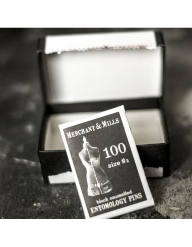 Caja de 100 alfileres ultra finos black Merchant & Mills