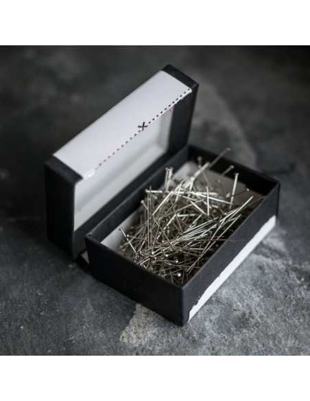 Caja de 28 grs de alfileres extrafinos Merchant & Mills