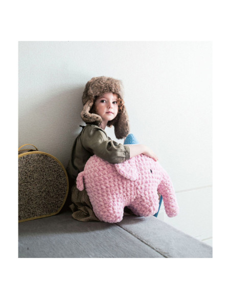 Libro 22 amigurumi en hilo chenilla