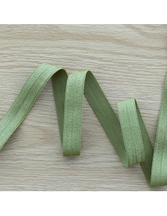 Cinta al bies elástica pre-plegada satinada de 15 mm de ancho - Verde salvia
