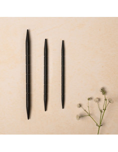 Agujas para trenzas de madera de ébano Lantern Moon