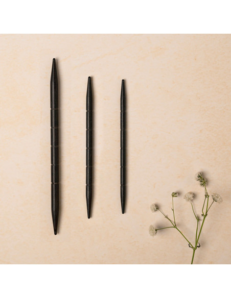Agujas para trenzas de madera de ébano Lantern Moon