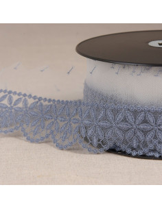 Tule bordado con flores de roseta - Azul lavanda