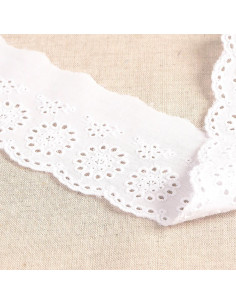 Bordado Inglés rosetones Célia - Blanco
