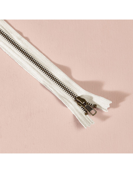 Cierre metálico Off-White 30 cm - Atelier Brunette