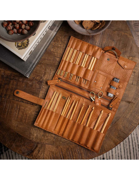 Estuche de almacenamiento de cuero para ganchos y agujas intercambiables Muud Billie - Whisky