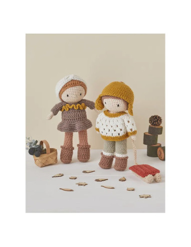 Libro de muñecas y amigurumis en la montaña a crochet
