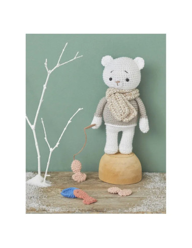 Libro de muñecas y amigurumis en la montaña a crochet