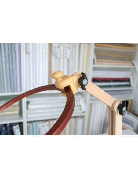 Soporte ajustable con base para tambor de bordado