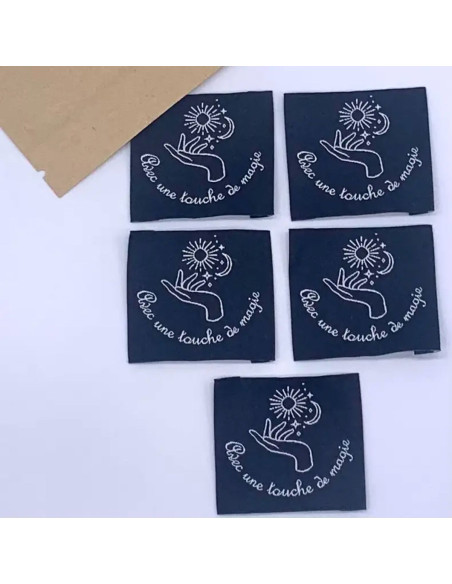 Lote de 5 etiquetas tejidas para coser Con un toque de magia