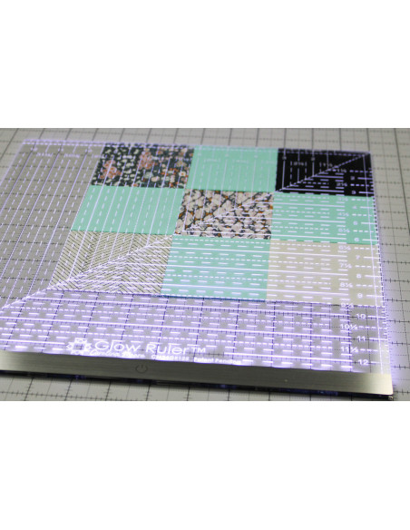 Regla de patchwork luminosa Carolina Moore 12.5 x 12.5 pulgadas