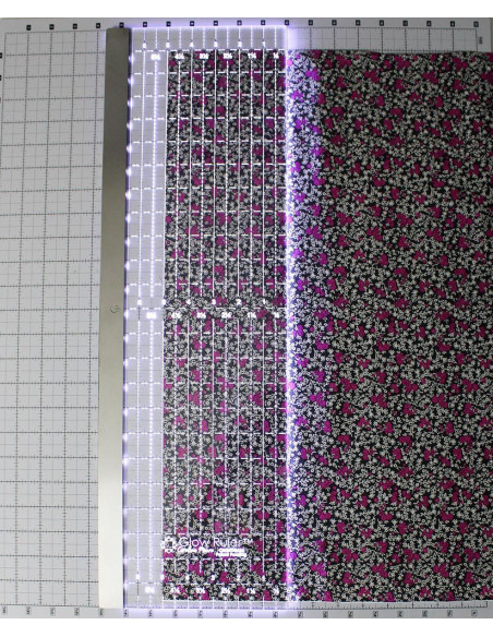 Regla de patchwork luminosa Carolina Moore 6.5 x 24.0 pulgadas