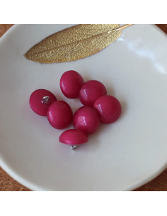 Botón semiesférico con cola - Fucsia