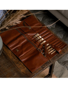 Estuche de almacenamiento de cuero para agujas circulares Muud Stockholm - Marrón Intenso