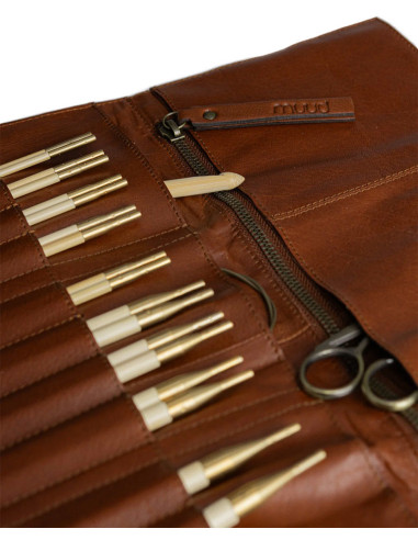 Estuche de almacenamiento de cuero para agujas circulares Muud Stockholm - Marrón Intenso
