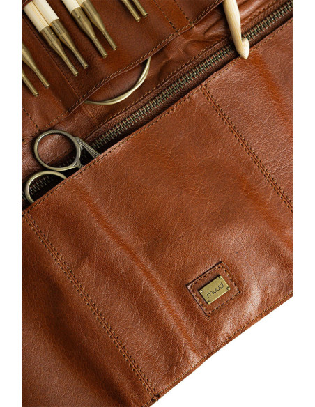 Estuche de almacenamiento de cuero para agujas circulares Muud Stockholm - Marrón Intenso