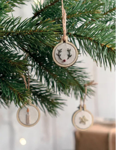 Libro de bordados de Navidad