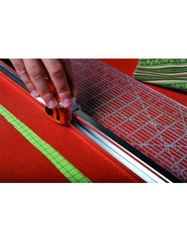 Cortador rotativo combinado y regla 6" x 24" Fiskars