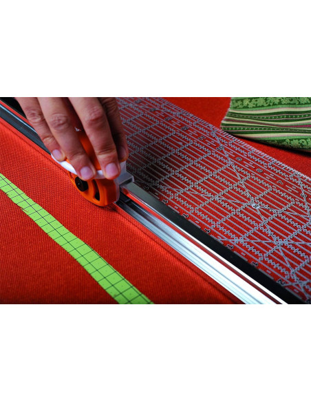 Cortador rotativo combinado y regla 6" x 24" Fiskars