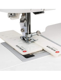 Guía adhesiva y regla para la costura en la máquina de coser Singer 2