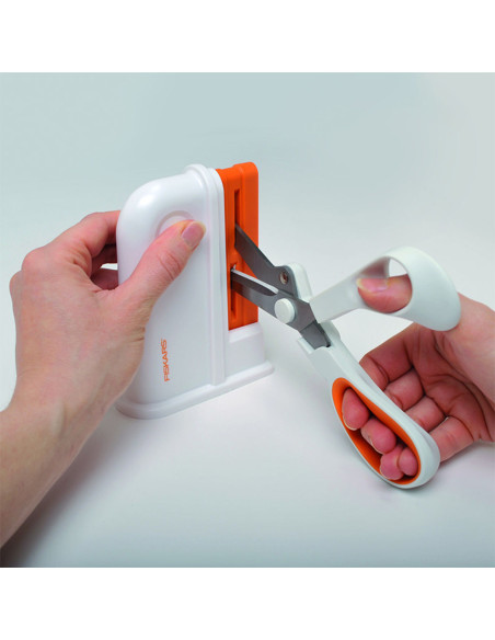 Afilador de tijeras universal Fiskars
