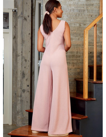Patron de barboteuse, combinaison, robe de chambre et ceinture - McCall's 8245