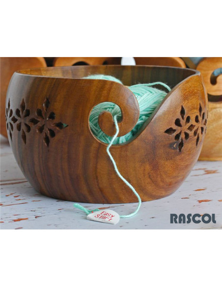 Cuenco para ovillo de lana en teca calada Rascol