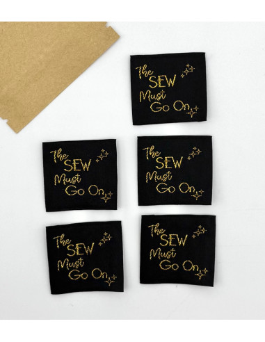Lot de 5 étiquettes tissées à coudre The sew must go on - Lurex