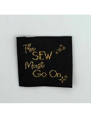 Lot de 5 étiquettes tissées à coudre The sew must go on - Lurex