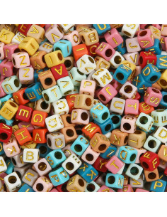 Bolsa de 100 cuentas cuadradas de colores - Letras doradas