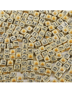 Bolsa de 100 cuentas cuadradas doradas - Letras negras