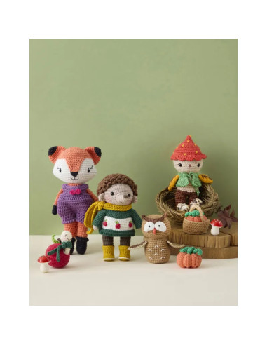 Libro de muñecas y amigurumis en otoño