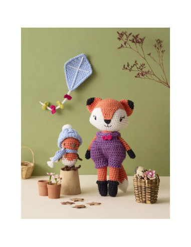 Libro de muñecas y amigurumis en otoño