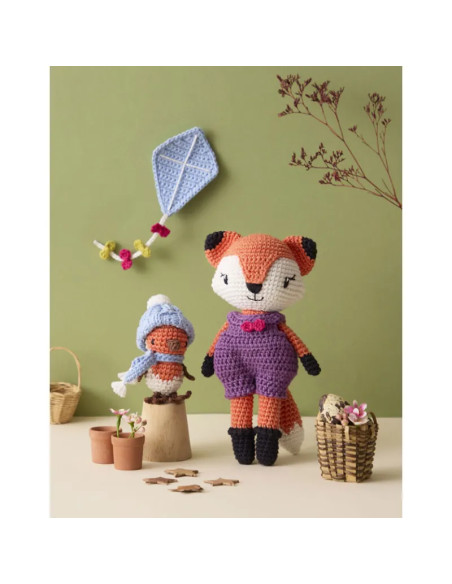 Libro de muñecas y amigurumis en otoño