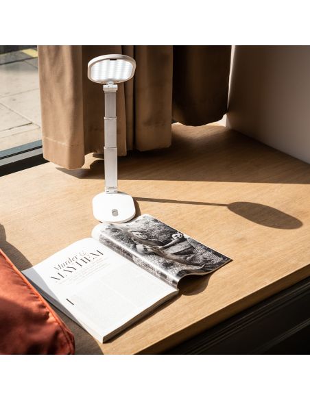 Lámpara de escritorio recargable Foldi Go Daylight