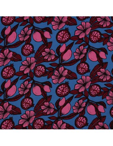 Tejido de viscosa - Flores rosas sobre fondo azul