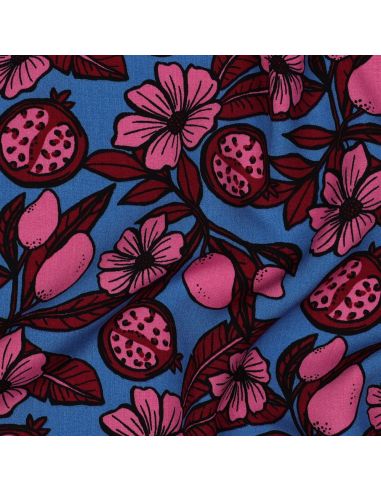 Tejido de viscosa - Flores rosas sobre fondo azul