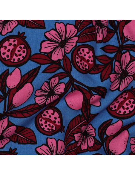 Tejido de viscosa - Flores rosas sobre fondo azul