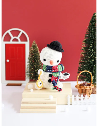 Libro de muñecas y amigurumis de Navidad al estilo británico