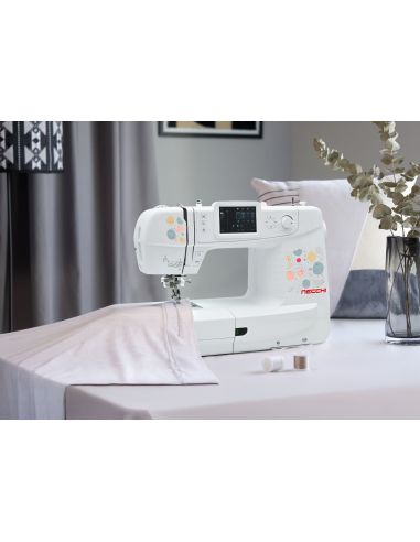 Máquina de coser y bordar Necchi NE210