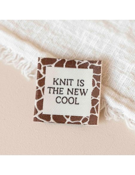 Etiqueta tejida para coser Knit is the new cool