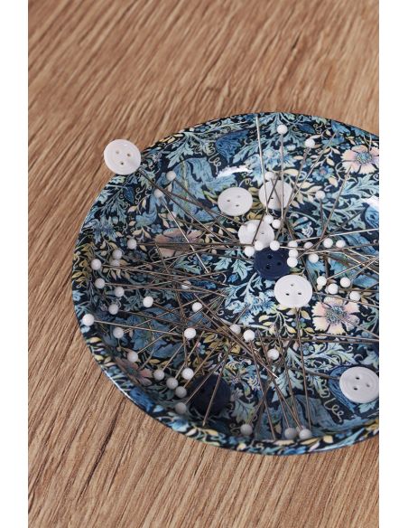 Tubo de vidrio con 95 alfileres de cabeza de vidrio - Colección flores azules