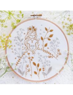 Kit de bordado Tamar Nahir-Yanai - Princesa Dorada y Gris